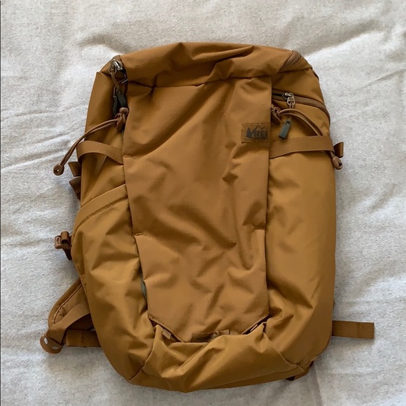 rei 18l backpack